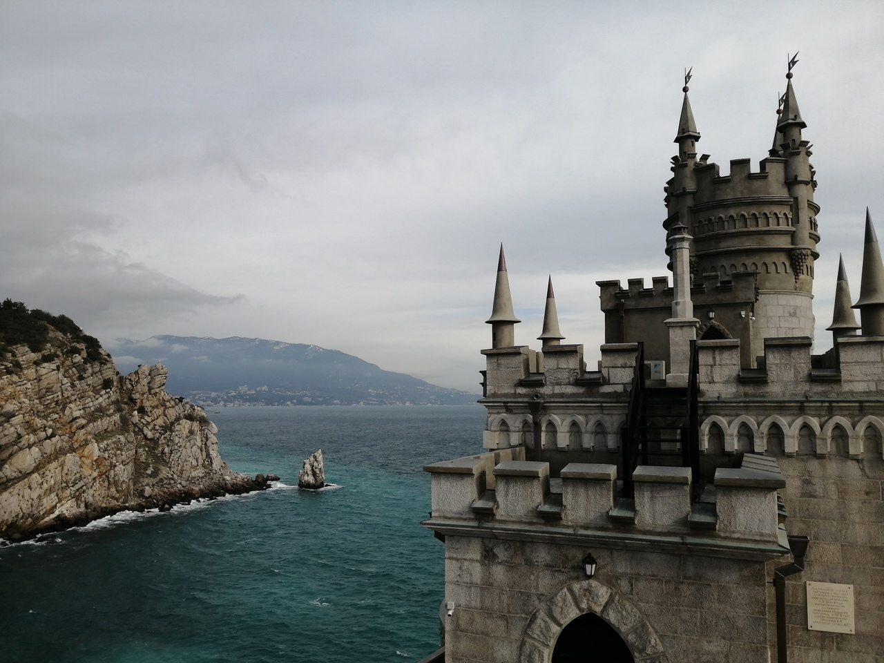 Лучшие смотровые в Крыму - Ласточкино гнездо фото